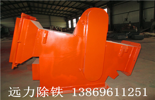 管道永磁除鐵器選用高剩磁的防靜電鑷子做為磁源,使用期長的優點特性 管道永磁除鐵器選用高剩磁的防靜電鑷子做為磁源,使用期長的優點特性