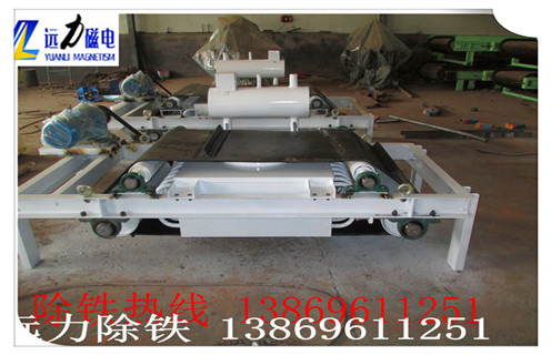 RCDF油冷電磁自卸式除鐵器的發展前景優勢越來越明顯 RCDF油冷電磁自卸式除鐵器的發展前景優勢越來越明顯