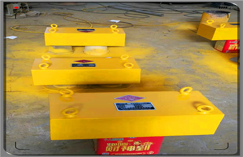 永磁除鐵器,帶式永除鐵器,福建帶式永磁除鐵器 永磁除鐵器,帶式永除鐵器,福建帶式永磁除鐵器